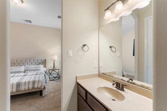 Building Photo - 34 Danby Place