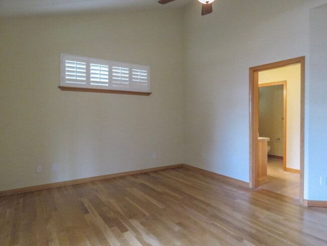 Building Photo - Master on Main- 3 Bedroom Plus 3 Bath Home...