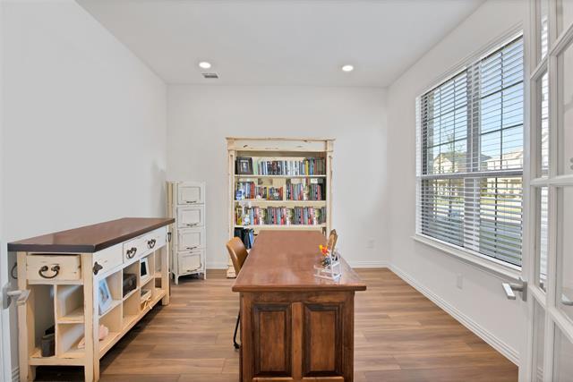 Building Photo - 1725 Pegasus Dr
