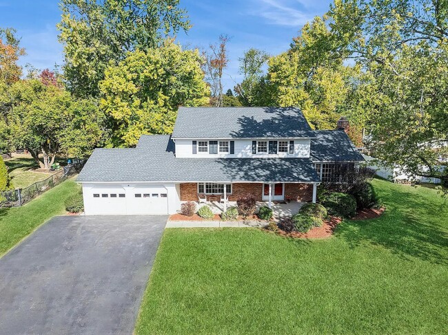 Building Photo - 15 Van Wyck Dr