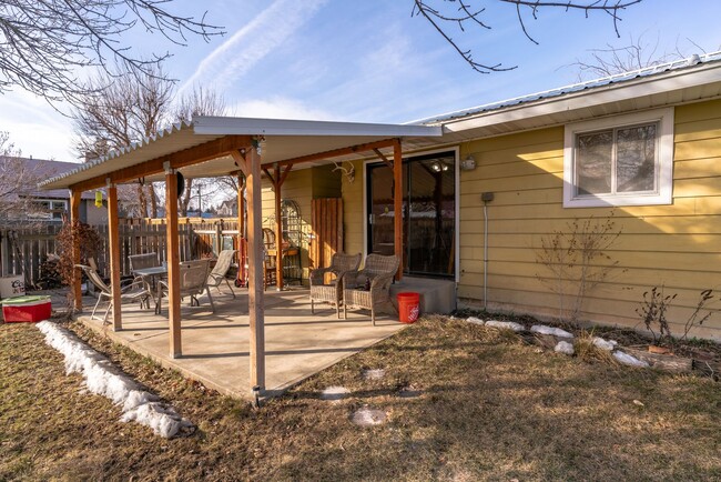 Building Photo - 3 Bedroom 1.5 Bath