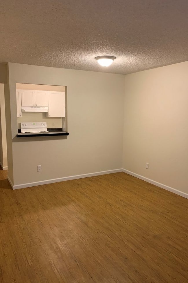 Building Photo - Move in special 100 of first months rent