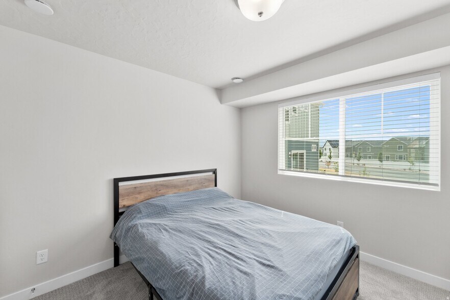 Building Photo - 41 E Brushy Canyon St