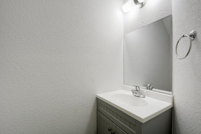 Building Photo - 12704 Margit Dr