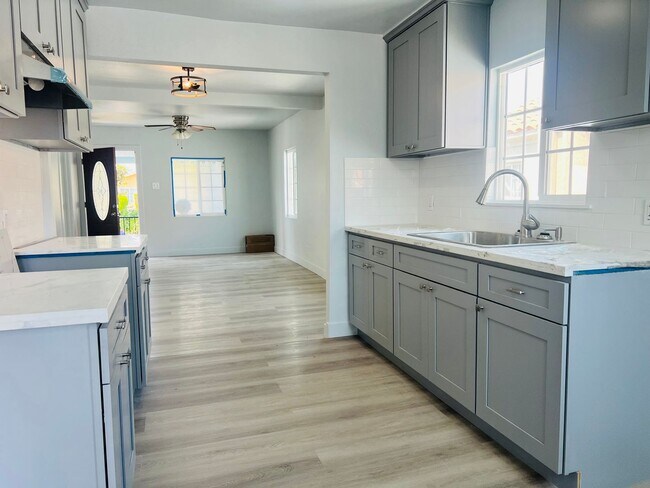 Building Photo - 3-bedroom, 2-bath home move-in ready