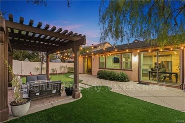 Building Photo - 31650 Sweetwater Cir