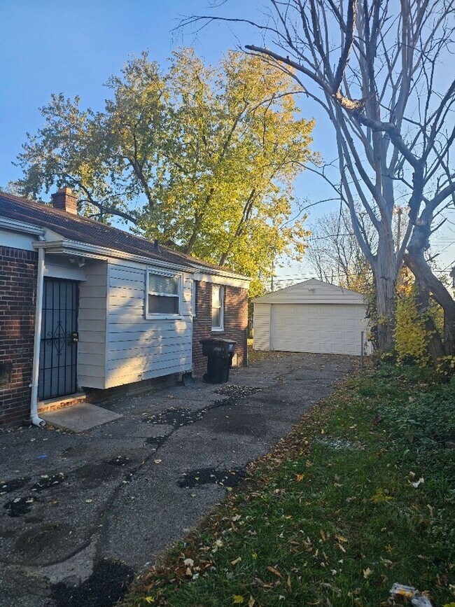 Building Photo - Charming 3-Bedroom Home and 1 Bath for Rent!