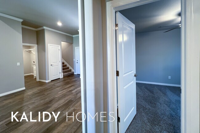 Building Photo - 805 Red River Dr
