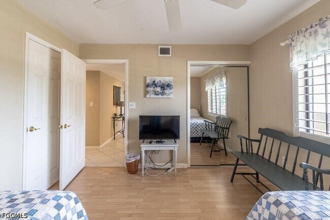Building Photo - 10475 Gulf Shore Dr