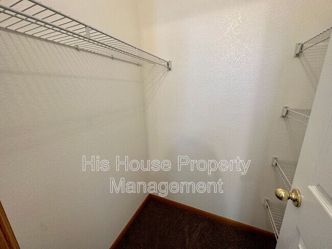 Building Photo - 208 Whitney Bay