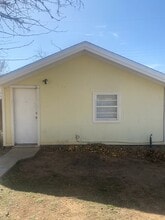 Building Photo - 906 S Virginia St