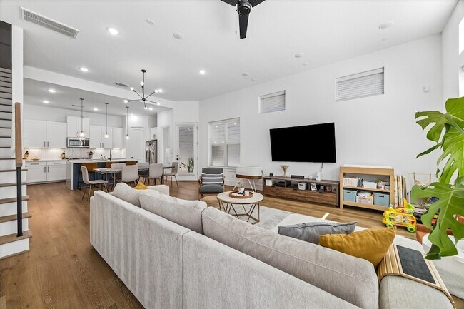 Building Photo - 9009 Wellspring Dr