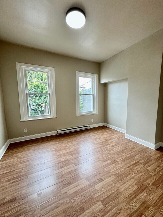 Building Photo - 1827 N Bailey St