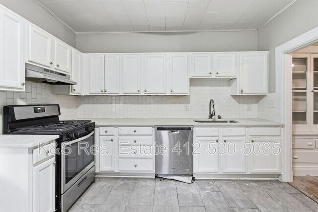 Building Photo - 27 E Orchard Ave