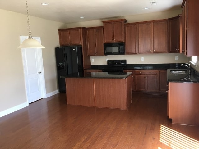 Building Photo - 1001 Haven Ln