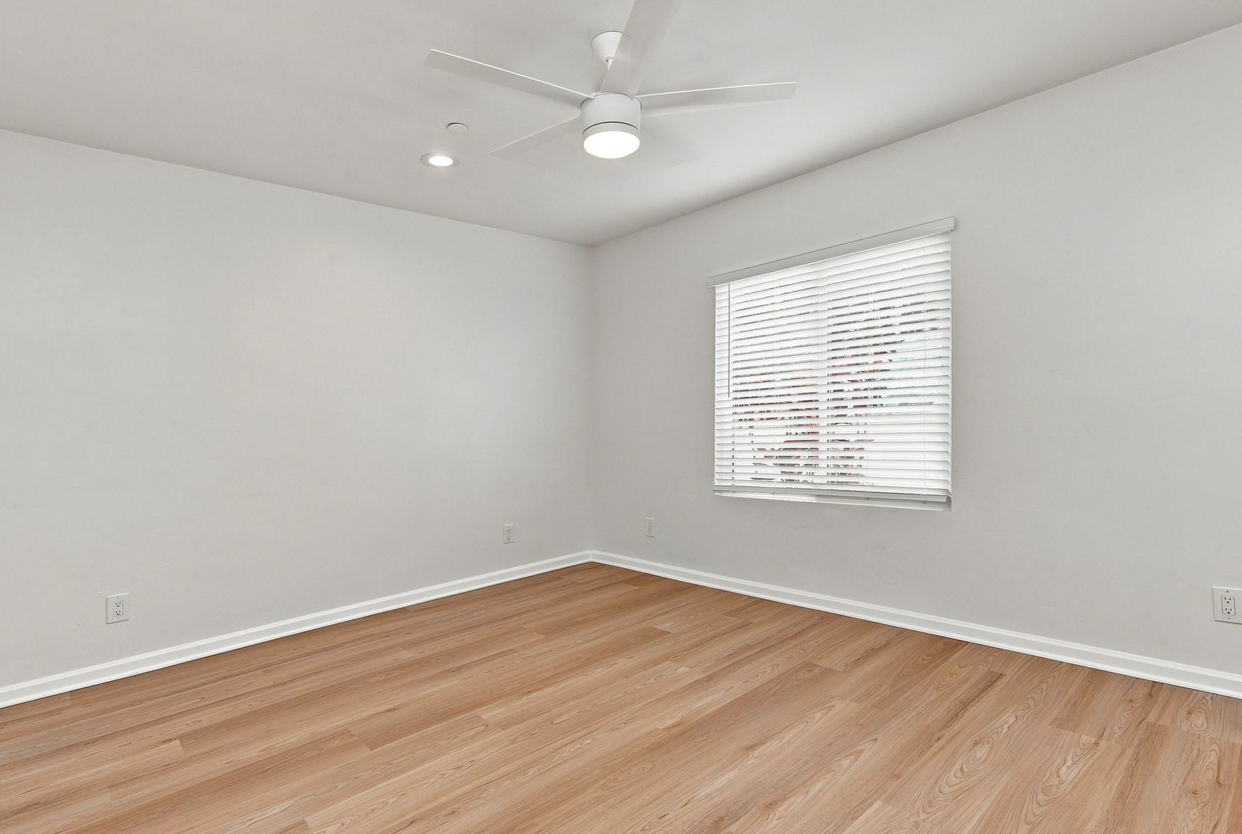 Building Photo - 136 Brightwood Ave