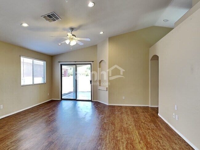 Building Photo - 4661 S Paseo Rio Bravo