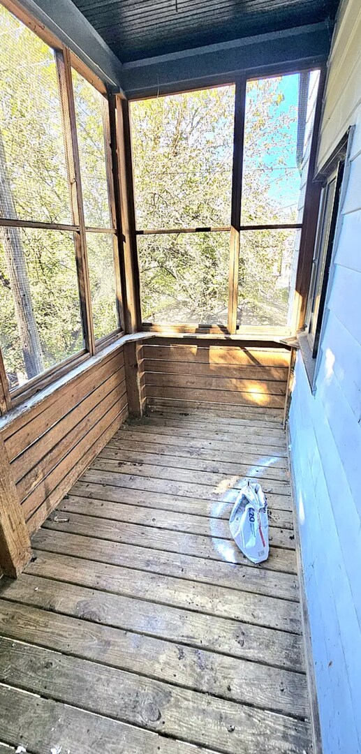 Building Photo - Spacious 5-Bedroom Bellevue Home with Sunroom & Massive Backyard