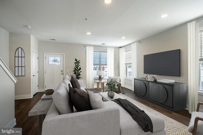 Building Photo - 302 Arya Ln