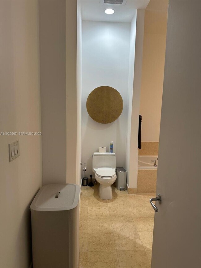 Building Photo - 19900 E Country Club Dr