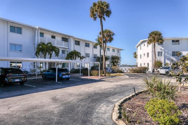 Building Photo - 761 John Ringling Blvd