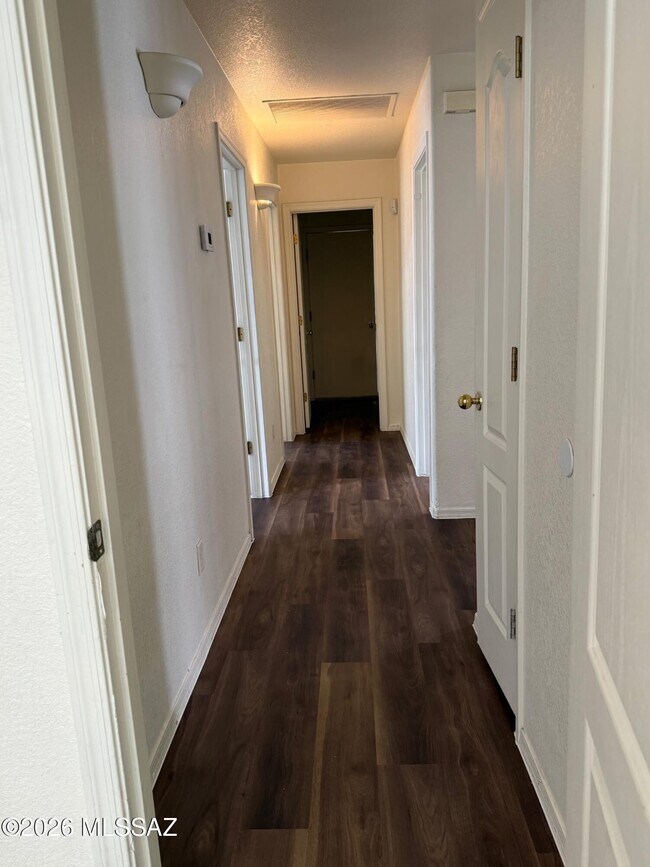 Building Photo - 2614 W Cezanne Cir