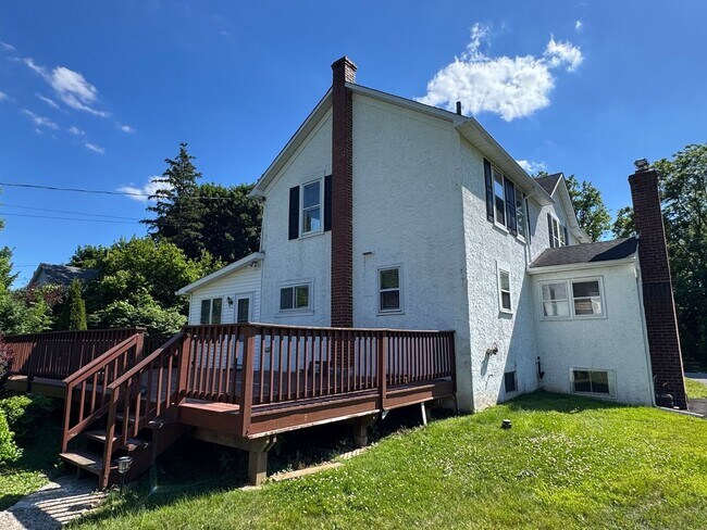 Building Photo - 1131 Trewellyn Ave