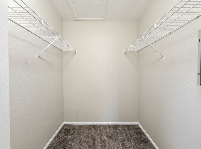 Building Photo - 2/2 Condo in Park Central, Millenia Area, Orlando