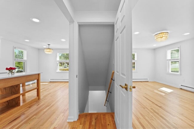 Building Photo - 116 Mary St