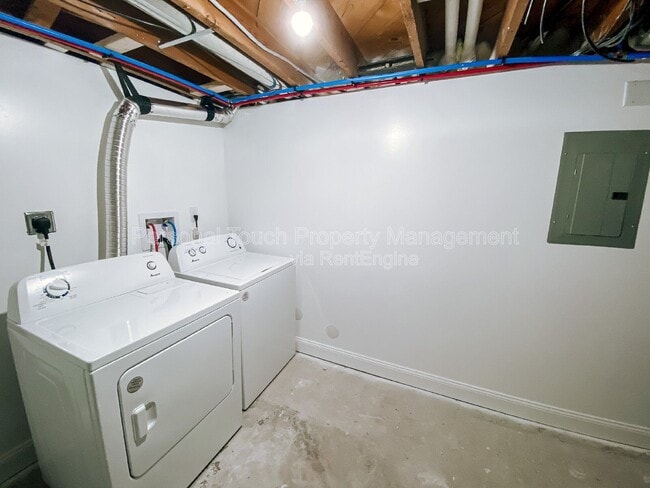 Building Photo - 1610 2nd St N