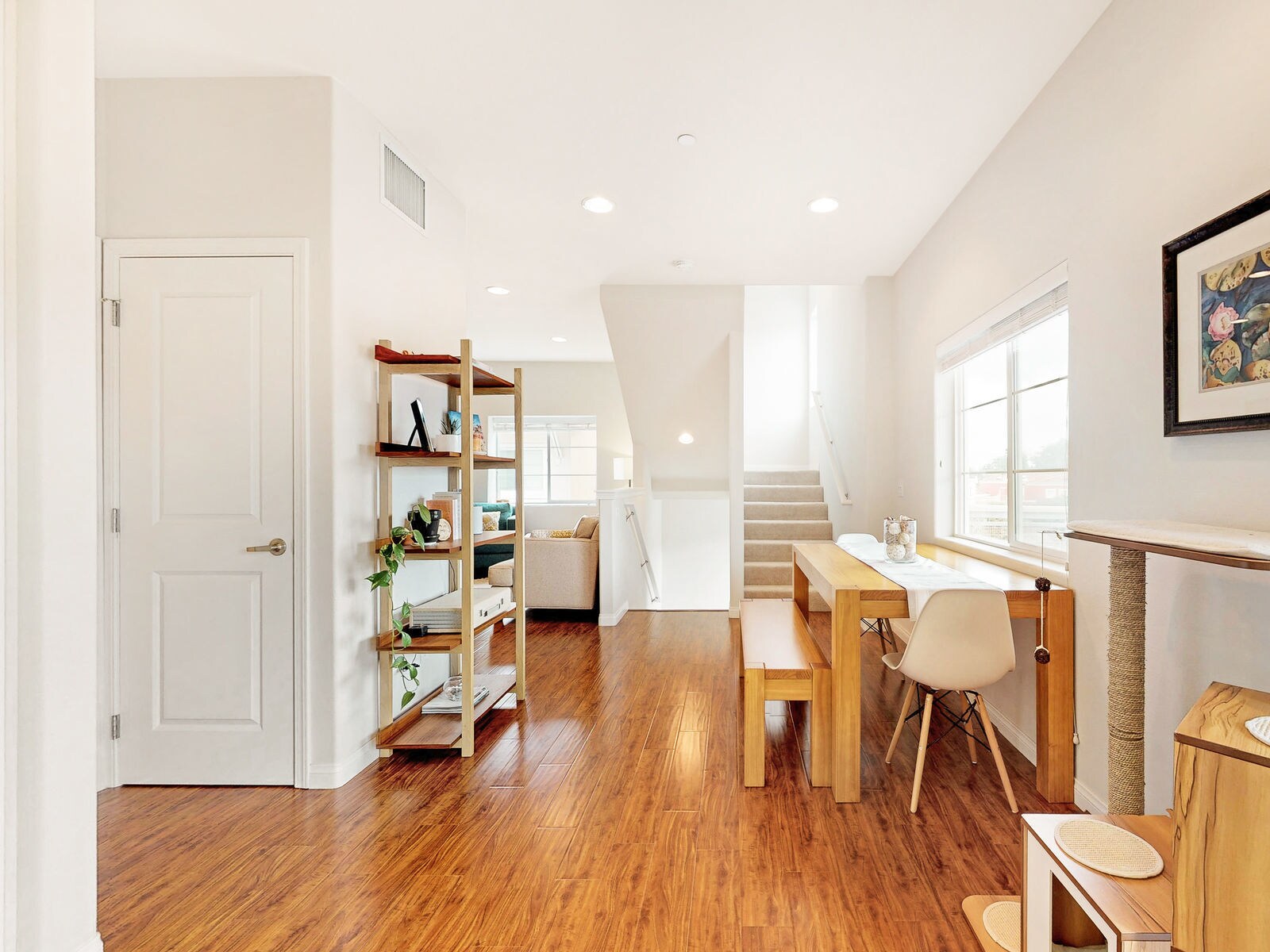 Building Photo - 955 Humbert Ave