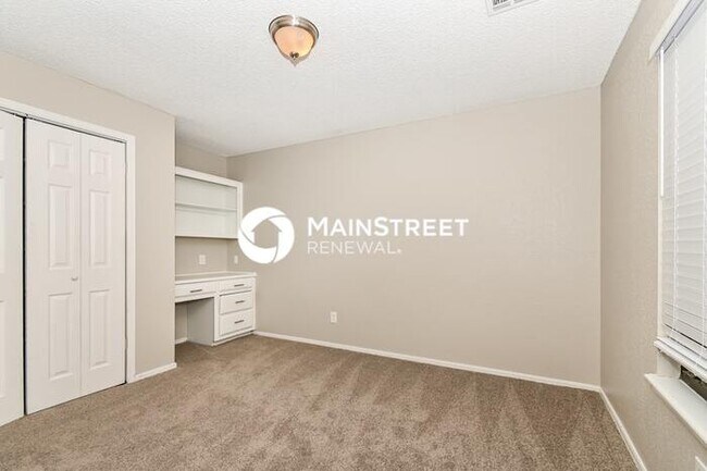 Building Photo - 4 Bedroom Pet-Friendly Home in Oklahoma City, OK with Main Street Renewal