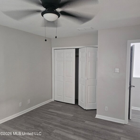 Building Photo - 2512 Beachview Dr