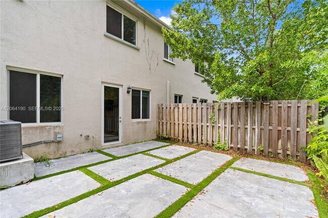 Building Photo - 1385 NW 208th Terrace