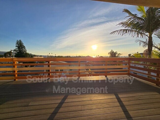 Building Photo - 509 N Helberta Ave