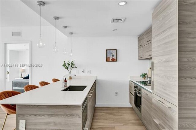 Building Photo - 1300 S Miami Ave