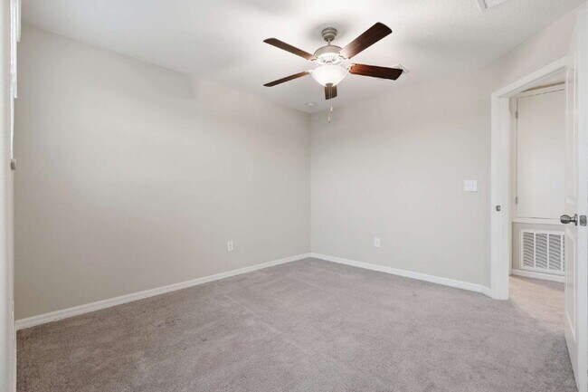 Building Photo - 7023 Samuel Ivy Dr