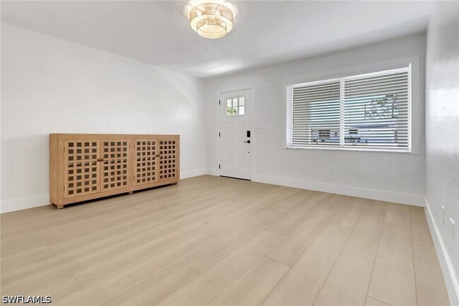 Building Photo - 4525 Fluvia Ave