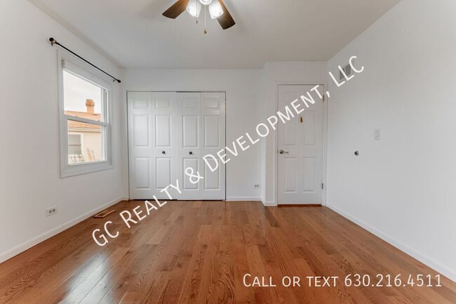 Building Photo - *** TWO WEEKS FREE RENT! 2600 SQ FT / 2 WE...