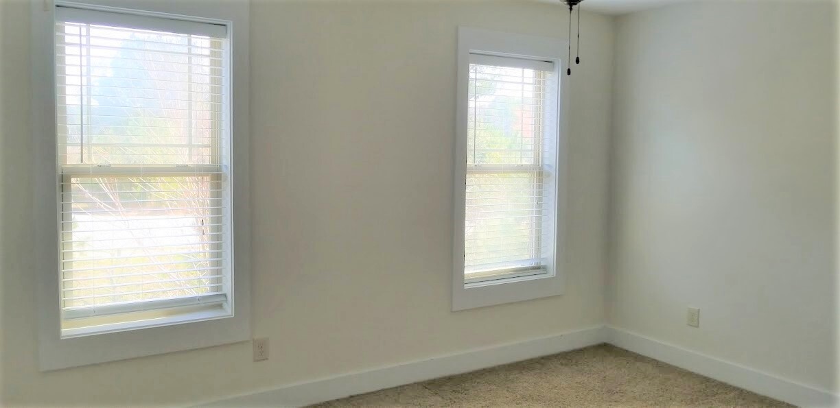 3d floor bedrooms have 2 windows each and fans - 2924 New Hill Park Rd