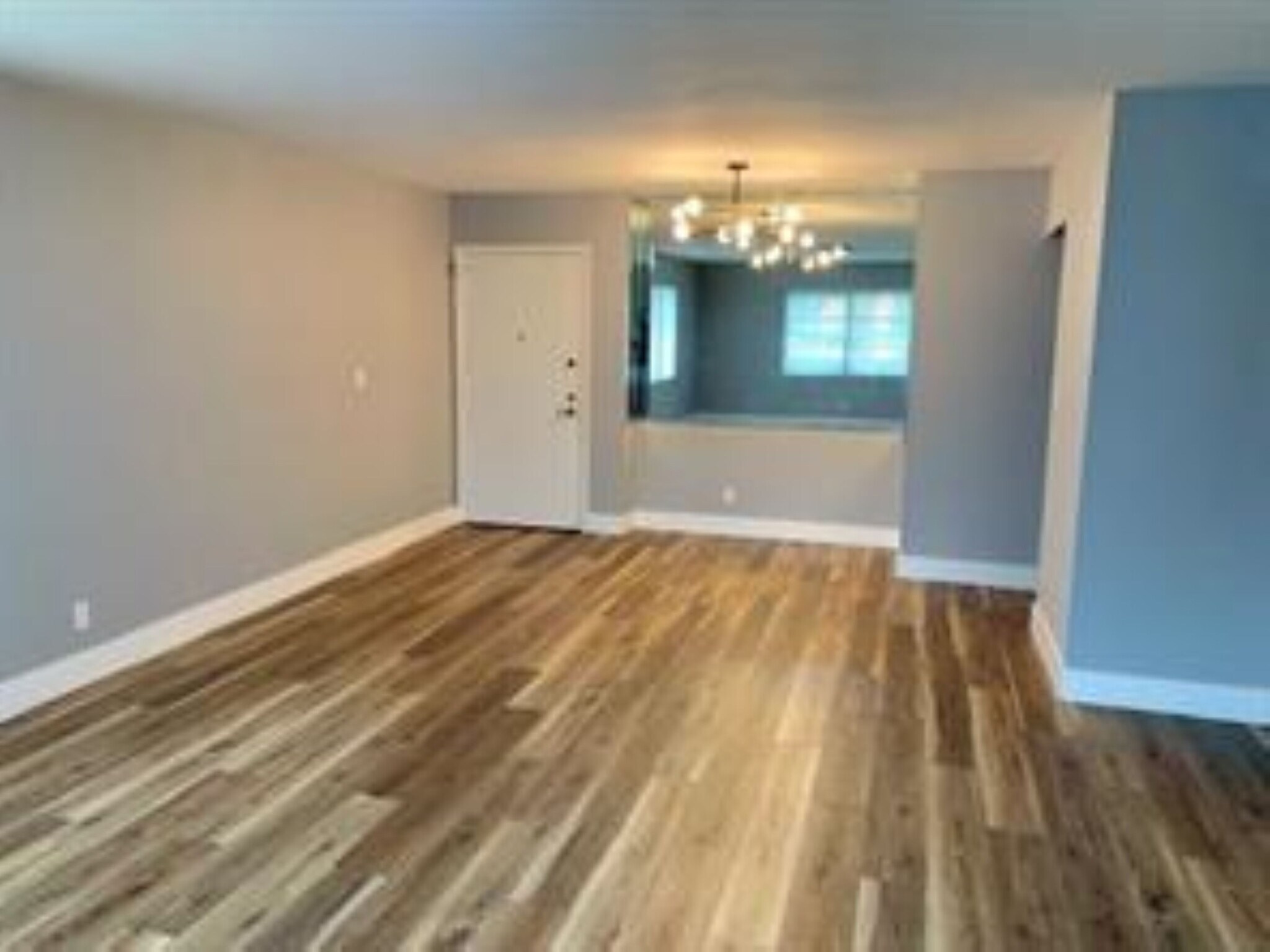 Building Photo - 119 NE 19th Ct