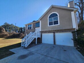 Building Photo - 3081 Dogwood Ave