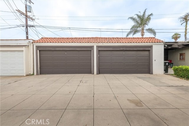 Building Photo - 156 N Orange Dr