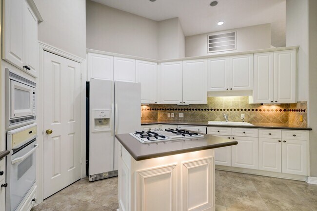 Building Photo - 16403 Knightrider Dr