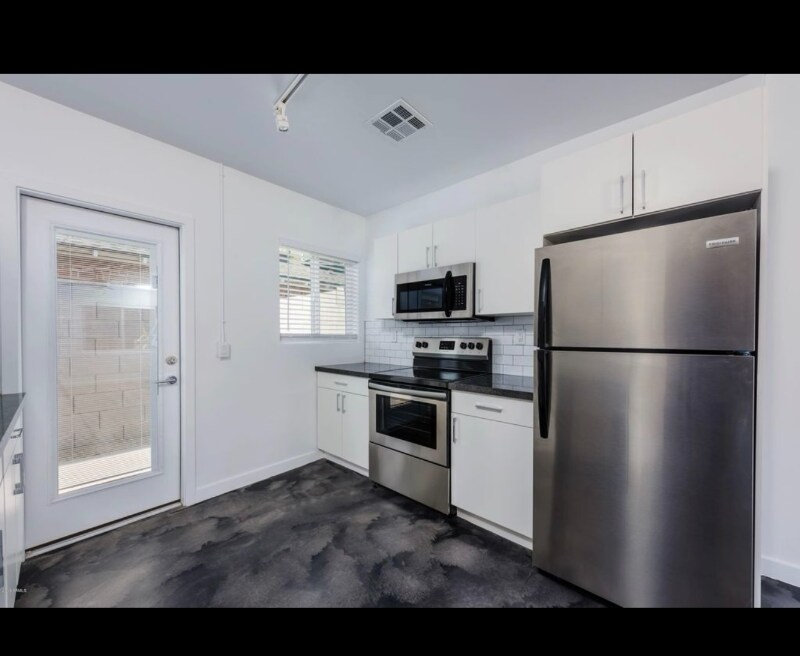 Building Photo - 3338 N 16th Ave