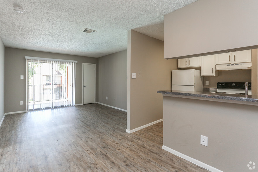 Living Room - CrescentWood Apartments