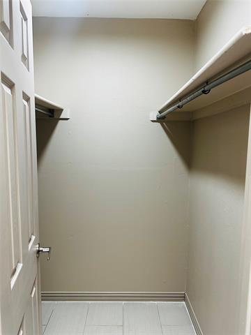 Building Photo - 6646 E Lovers Ln