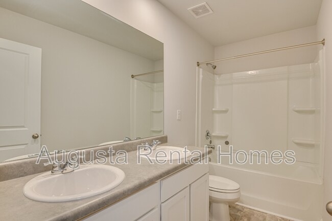 Building Photo - 1414 Deer Hollow Run