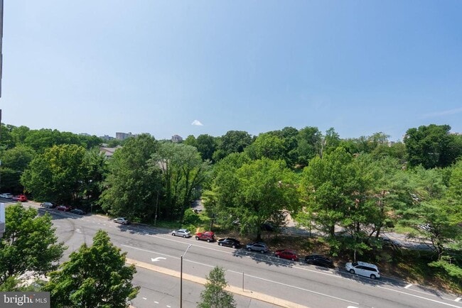 Building Photo - 3101 N Hampton Dr