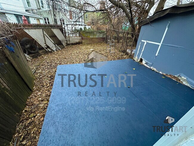 Building Photo - 330 N 53rd St